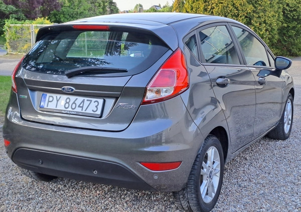 Ford Fiesta cena 27900 przebieg: 129488, rok produkcji 2015 z Poznań małe 211